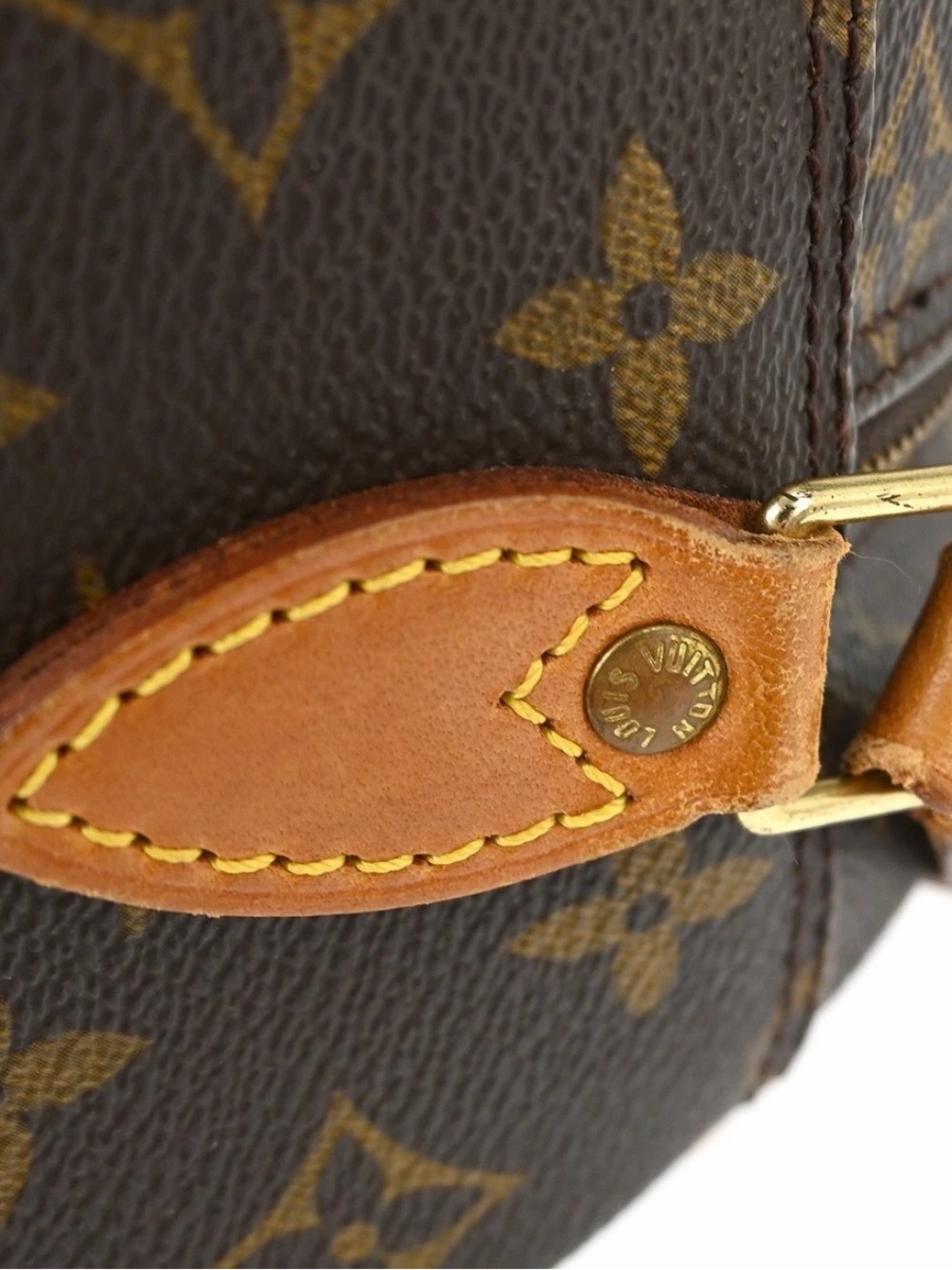 Louis Vuitton Blois Monogram Canvas Dome crossbody Bag with Vachetta Trim - Picture 8 of 15